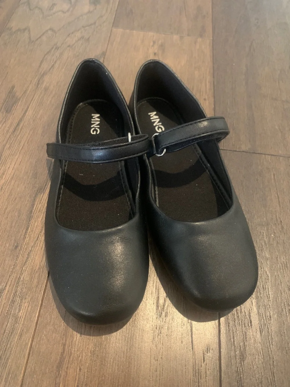 Girls ballerina shoes